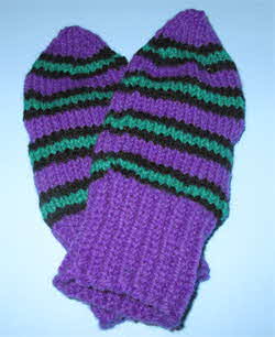 wool-mitts-violet-black-green